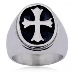 bague croix templier sur fond noir 13us chevaliere homme femme