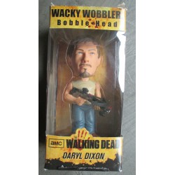 figurine walking dead daryl dixon avec son arbalete 17cm bobble head statuette funko