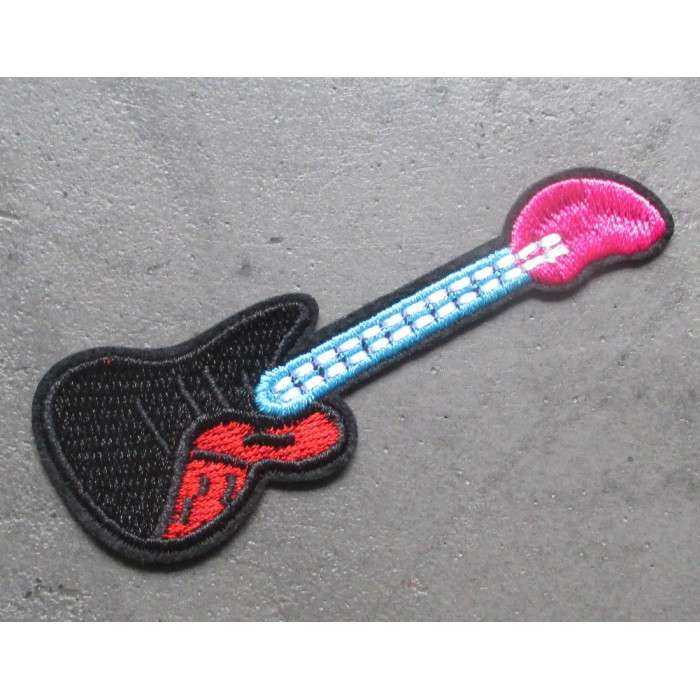 patch en forme de guitare rock roll 9.5x3 cm écusson thermocollant veste chemise patch en forme de guitare rock roll 9.5x3 cm écusson thermocollant veste chemise