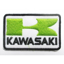 petit patch kawasaki vert et blanc rectangulaire 6.5x4 cm écusson thermocollant veste chemise