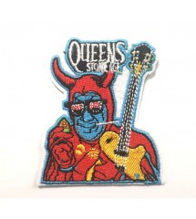 patch Queens of the Stone Age 7.5x6.5 cm groupe rock ecusson thermocolant garage veste chemise
