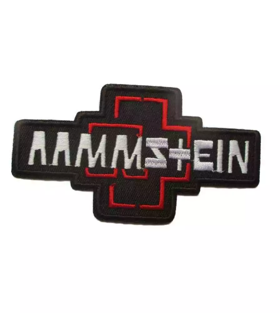patch rammstein , logo noir et rouge ecriture blanche.