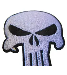 Patch Brodé Tête de Mort Type Punisher blanc 7x5cm Patch Brodé Tête de Mort Type Punisher blanc 7x5cm